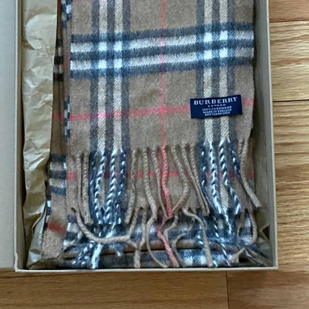 Authentic Burberry Super Long 100%Cashmere Scarf in Beige Check - Picture 2 of 8